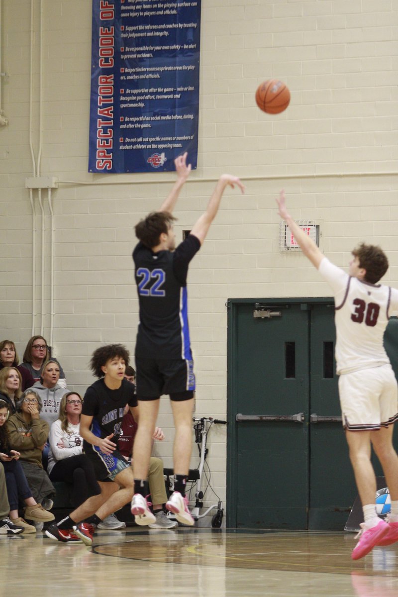 daves_joint's tweet photo. Early in the season leading up to this Friday’s game against @DBFastBreakClub at the Dennis Gregory Memorial Classic, @saintmaryhoops started off hot, winning their first 10 games of the season. Despite coming out on the other end against the Ironmen, the Gaels are one of Bergen County’s best kept secrets. With upperclassmen such as @ll_torres_ll, @lj_falconi & @LukeGaccione & freshman @caldwellelijah2, the Gaels are bound to make more noise & do better than last year’s 20-7 record.