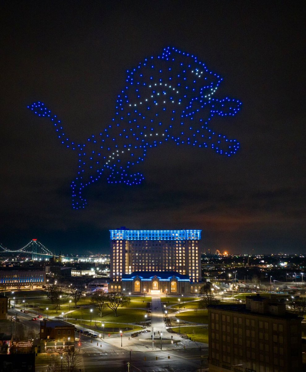 This is the old Michigan Central Station. For decades it was abandoned, hopeless and a target for the world to poke fun at Detroit’s demise. It’s now bought by Ford and renovated into an innovation center. Look at rhe @Lions drone show above it now. How poetic. Pic: @visitdetroit