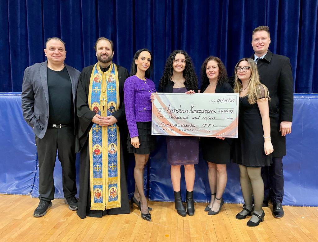 StayUNITEDTweet's tweet photo. Congratulations to the 1st ‘Svensson Scholarship for Student Leaders’ recipient of 2024, Anastasia Karampimperis! Currently studying at @stonybrooku, Anastasia was the valedictorian of her high school and has demonstrated a commitment to giving back. Special thank you to Fr. Vasilios and @zoodohospeghe for allowing us to present this award to Anastasia in front of her family, friends and her parish community.