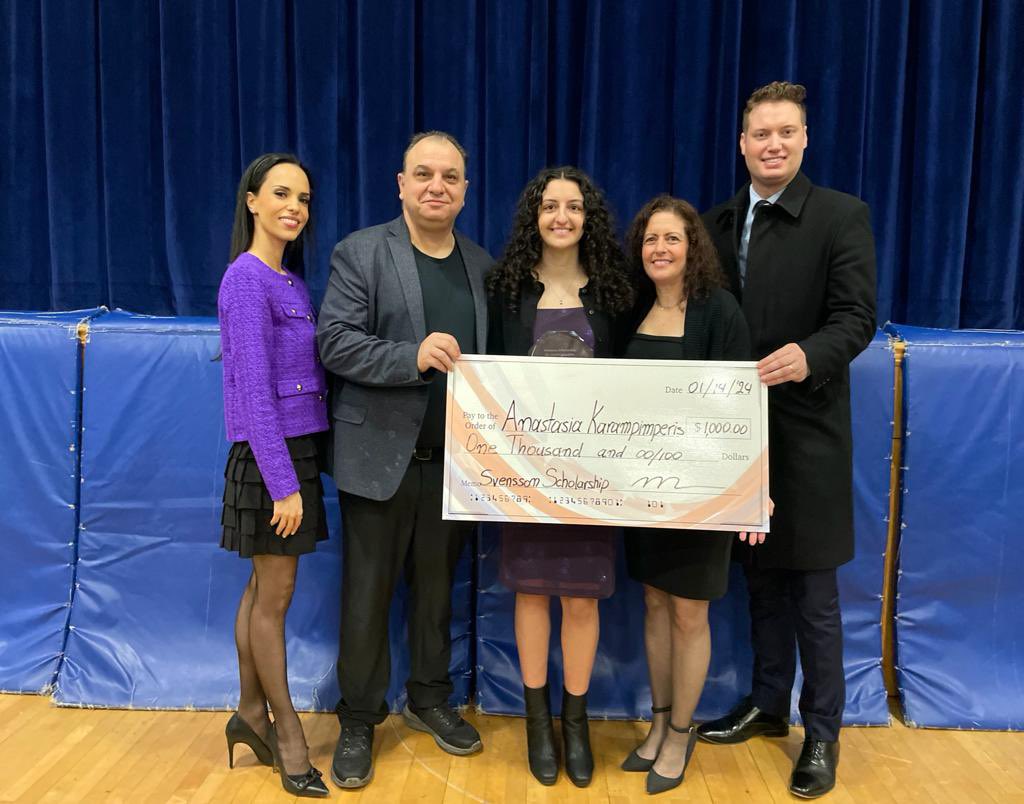 StayUNITEDTweet's tweet photo. Congratulations to the 1st ‘Svensson Scholarship for Student Leaders’ recipient of 2024, Anastasia Karampimperis! Currently studying at @stonybrooku, Anastasia was the valedictorian of her high school and has demonstrated a commitment to giving back. Special thank you to Fr. Vasilios and @zoodohospeghe for allowing us to present this award to Anastasia in front of her family, friends and her parish community.