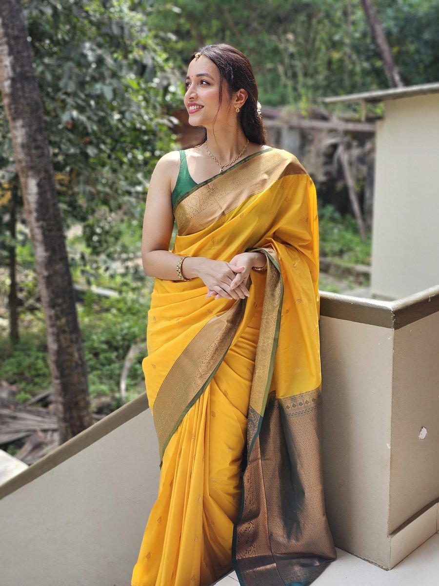 SrinidhiShetty7's tweet photo. ಎಲ್ಲರಿಗೂ ಮಕರ ಸಂಕ್ರಾಂತಿ ಹಬ್ಬದ ಹಾರ್ದಿಕ ಶುಭಾಶಯಗಳು ✨️🌸

Happy #MakaraSankranti 🌸✨️ https://t.co/2HWjCNdqp4