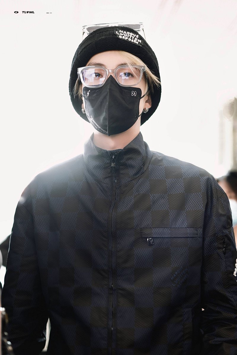 dwangpics's tweet photo. 011524 - DiDi leaving for Paris Fashion Week
  
cr:Tloml·王鹤棣
↬#DylanWang #WangHedi #王鹤棣 https://t.co/cVuWCX7MgM