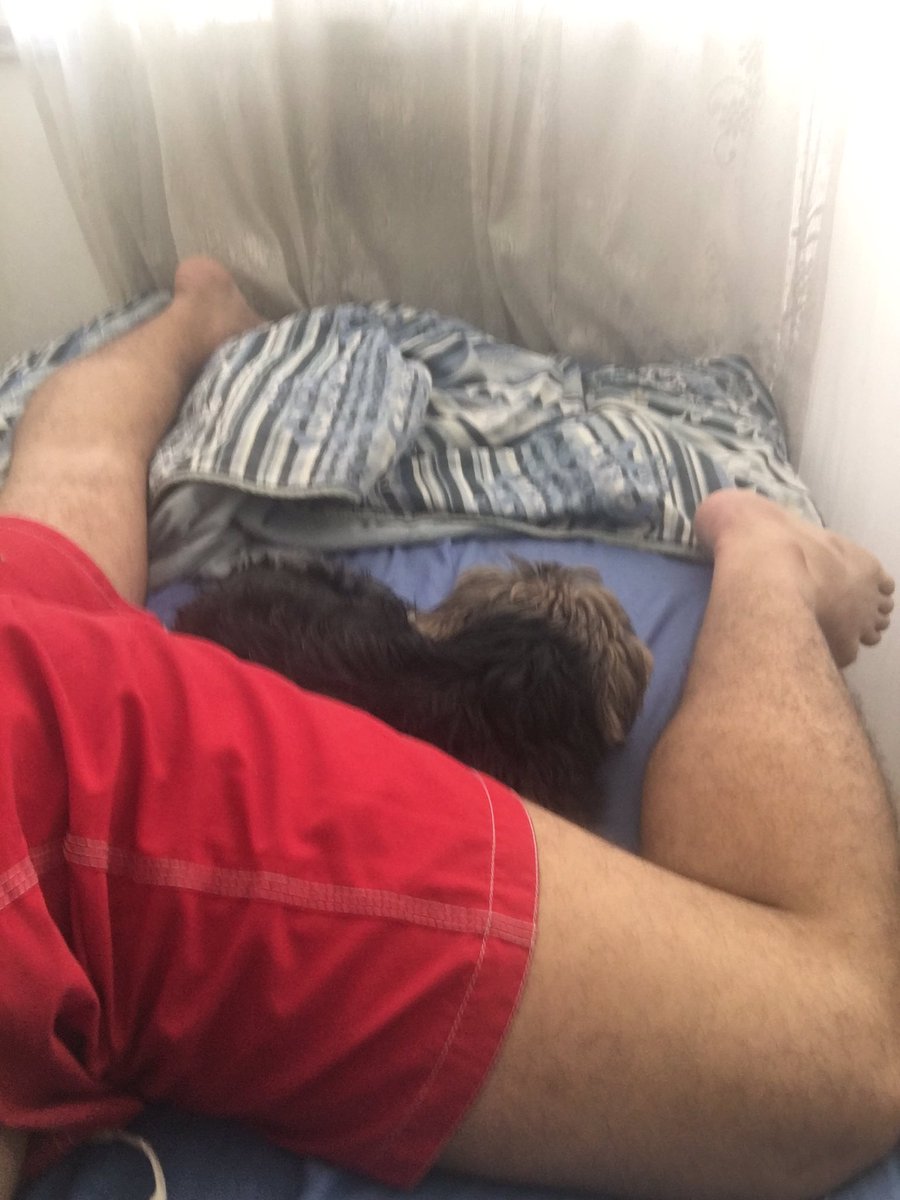 euSou_Ath's tweet photo. Indo dormir com a Lolotte perto di mim https://t.co/ZcjiaOWWQT