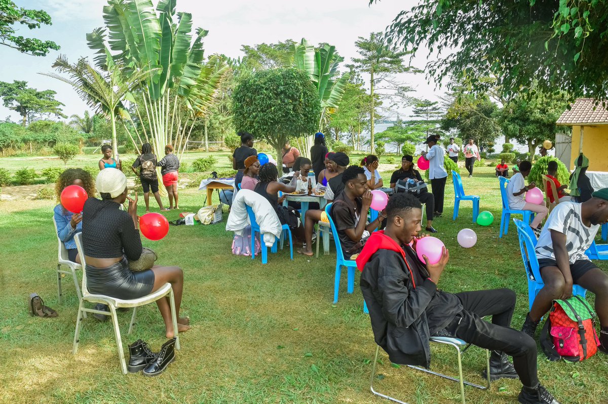 Kweadom's tweet photo. Building a Safe Community is respecting people’s discernment and trust as we did in decoration….#Ekigoma2023 @amwaafrika @sosolya_undugu_dance_academy @rellawfug @shivanah_music #lovenothate #ekigoma2023 #ekigomafrightnight #ekigoma .
https://t.co/wXIwV0bPtk https://t.co/GYQuWBXVZY