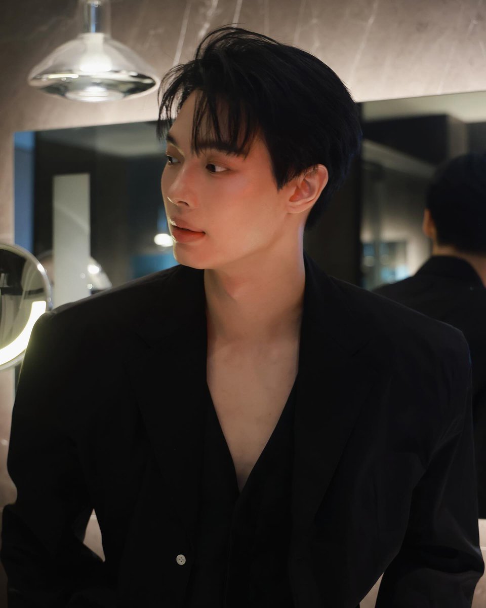 __opywpy__'s tweet photo. Prada boy✨✨
cr. eedzilar 

WIN BA PRADA MFW24 
#PradaFW24 #Prada 
#PradaFW24xWIN 
#winmetawin https://t.co/ufOXC9RYCT