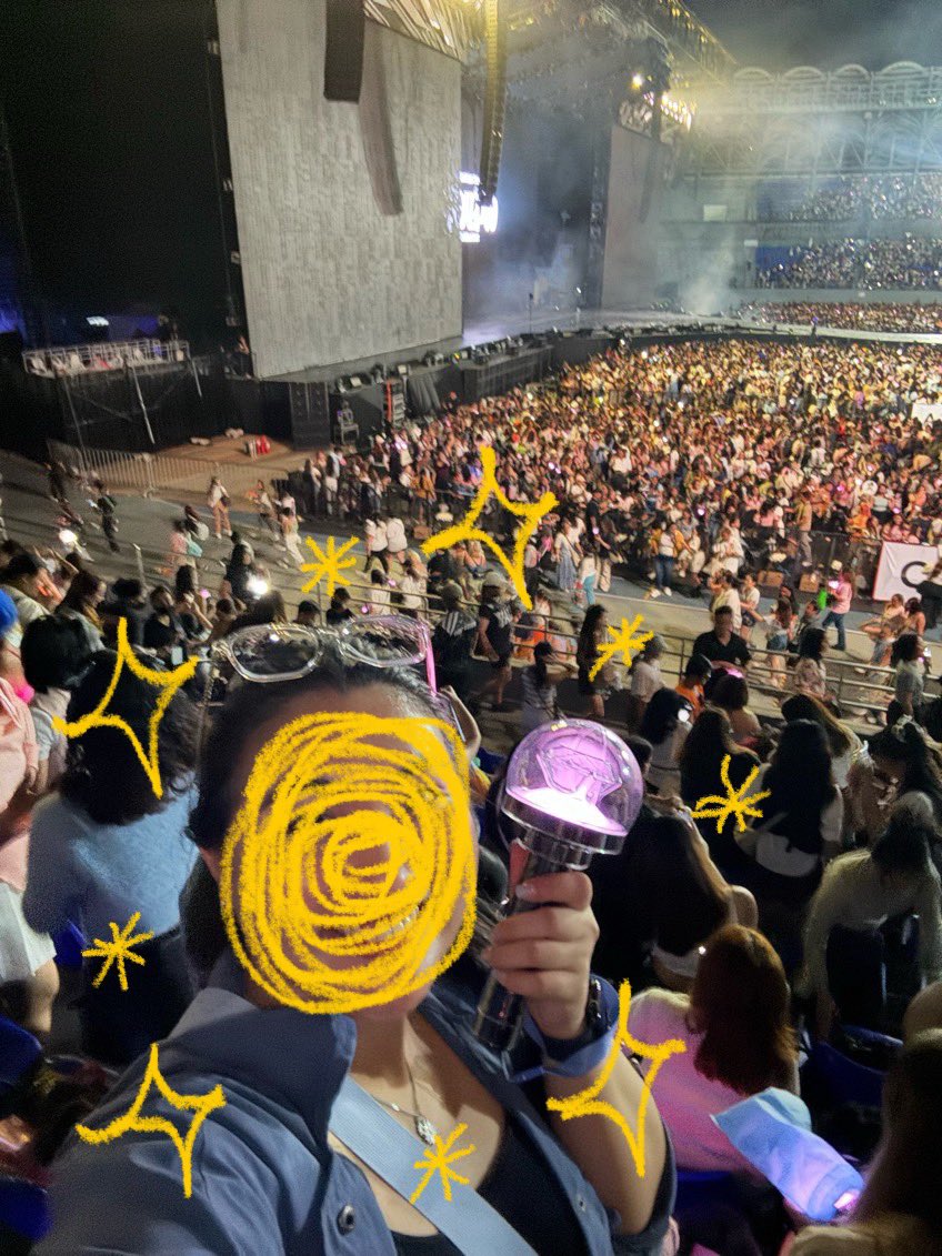 17mails's tweet image. january 13 was my 26th birthday and i decided to spend my entire birthday weekend alone just to attend both days of follow tour... what a life changing experience 🥹

thank you, @pledis_17. i love you.