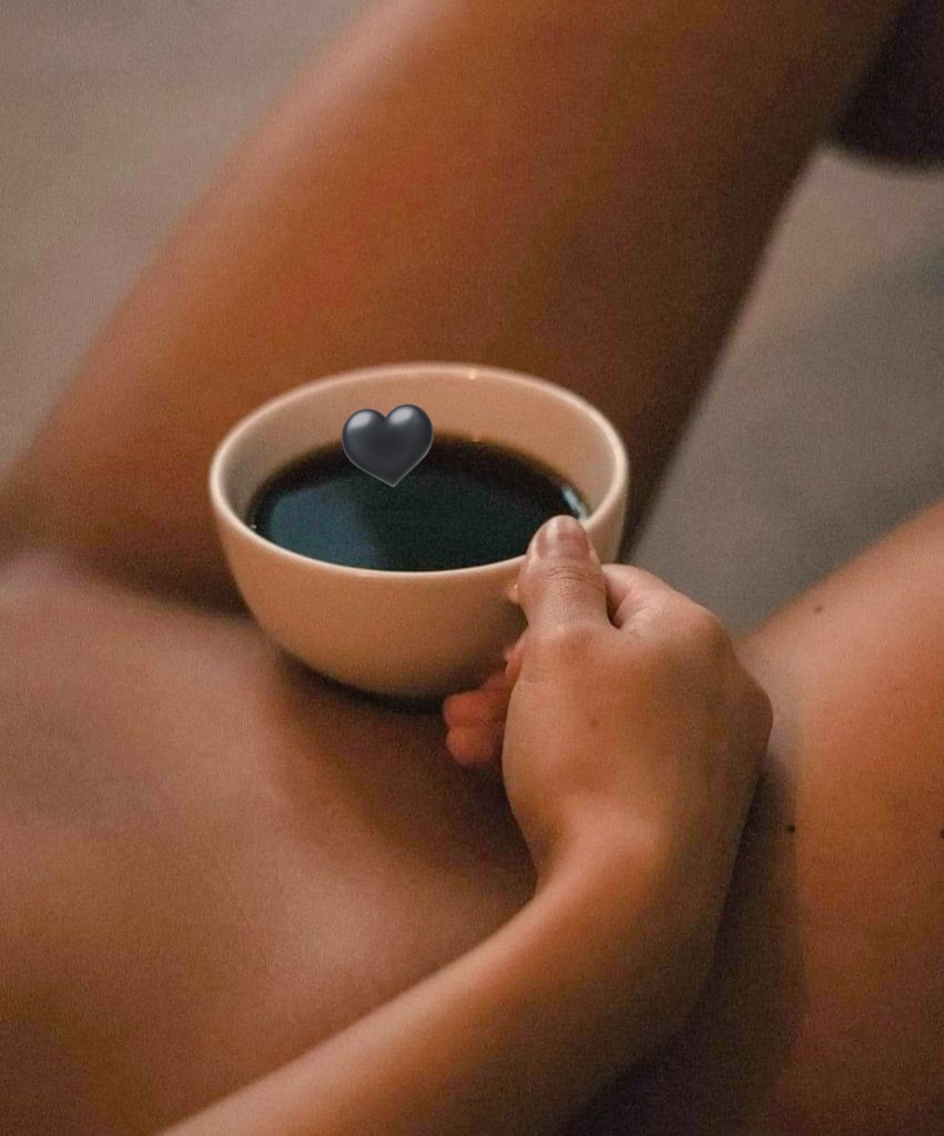 luxxya's tweet photo. Buenos días amor..

...mi café y tu beso 💋 
Al lioooo ¡!!
#BuenosDias 
#FelizLunes 
#FelizVida https://t.co/PVrdxWtaQo