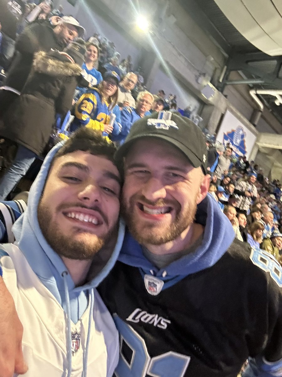 CusWord's tweet photo. @NobodyEpic LIONS!! https://t.co/SN7rTdC4Lx