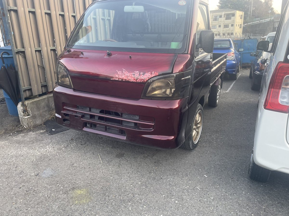 kaaaaiooo's tweet photo. キャンディーレッドの軽トラ
ヤフオクにも出すけど
欲しい方にいますか？
最高に目立ちます！ https://t.co/TiBSKJtsHl