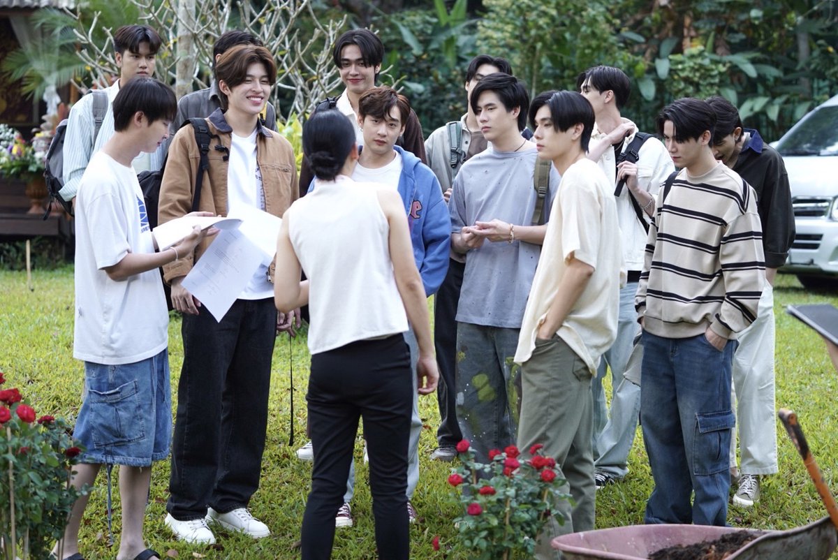 WeAreSeriesTH's tweet photo. คือเรา Q15 กับเดอะแก๊งวีอาร์ ส่งตรงสดๆ ร้อนๆ มาจากเชียงใหม่!

#WeAreSeries 
#GMMTV https://t.co/5HpQzMXBPc