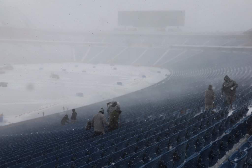 ericwhitlock's tweet photo. βοΈβοΈβοΈπ¦¬π¦¬π¦¬ πͺThe brave cleaning out Highmark Stadium in a blizzard during a state of emergency in advance of tomorrow's delayed NFL AFC Wild Card game.
.
.
.
#BillsMafia #BuffaloBills #BuffaloNy #RochesterNY #NYS #WNY #NFL #Playoffs #EricWhitlock https://t.co/PEoxPecme7