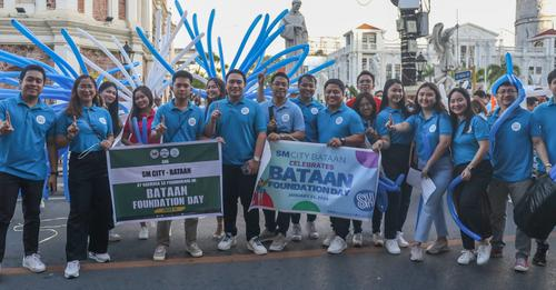 1Bataan's tweet image. SM City Bataan  actively participated in the Parada ng Selebrasyon at Pagdiriwang, a vibrant celebration that commenced from the Plaza Mayor de Balanga to The Bunker.
#BataanFoundationDay #SMCityBataan #1bataan
1bataan.com/sm-city-bataan…...