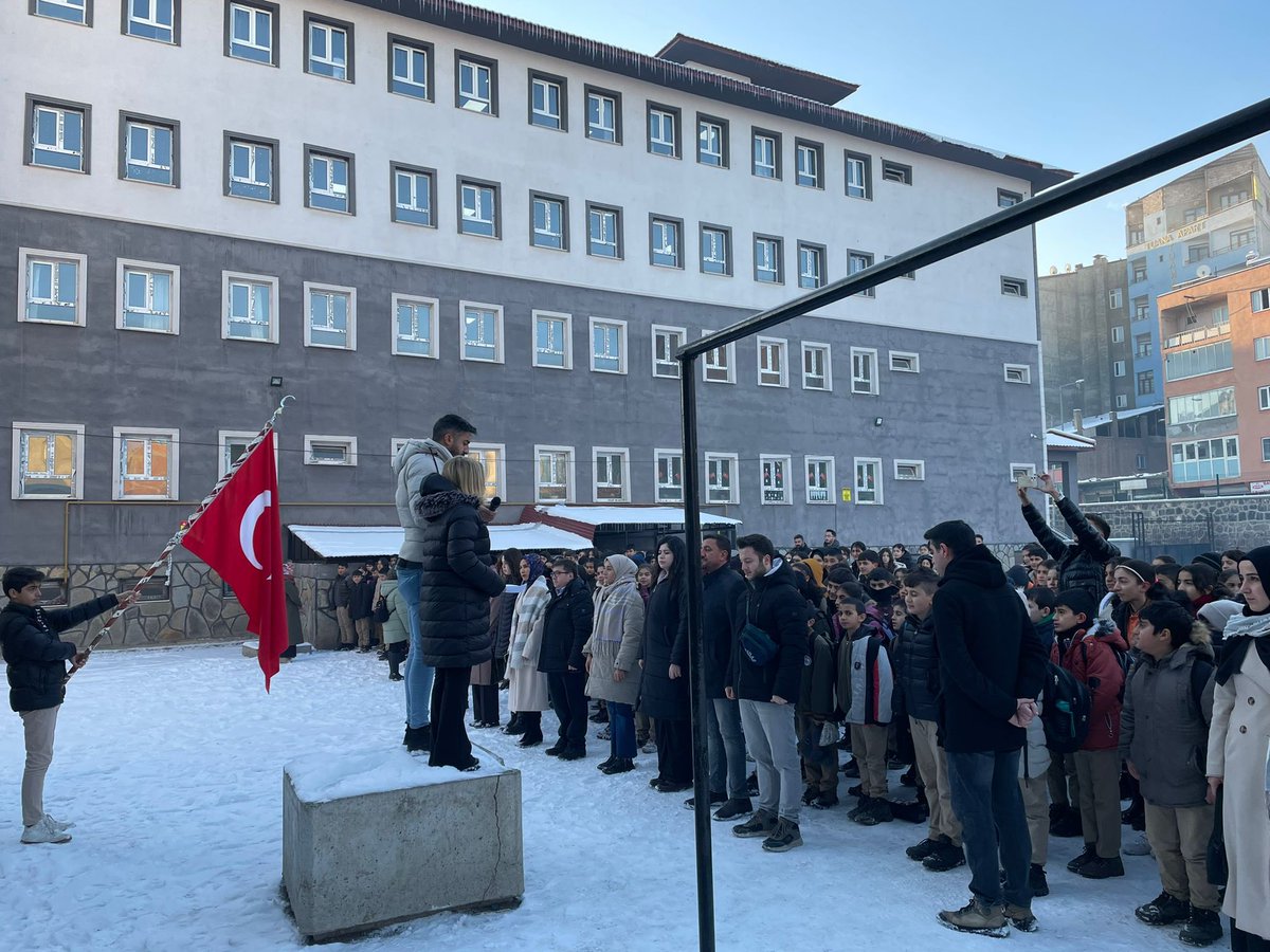 dogubayazitmem's tweet photo. İlçemiz okullarında Pençe-Kilit Harekat bölgesinde çıkan çatışmada şehit düşen kahraman askerlerimiz için 1 dakikalık saygı duruşunda bulunuldu. https://t.co/c9Ig0kgR3B