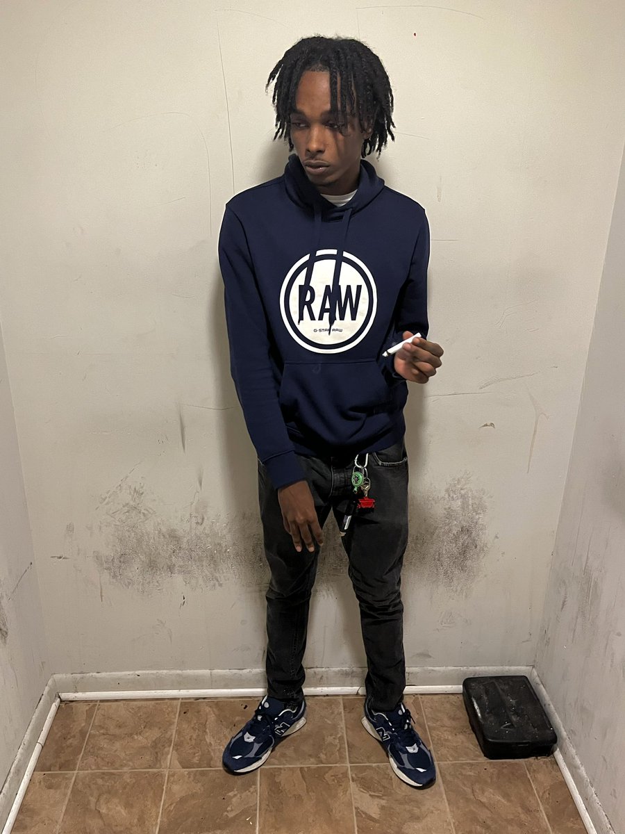 18hundo's tweet photo. 🖕🏾🫵🏾 https://t.co/eWEiywf2om