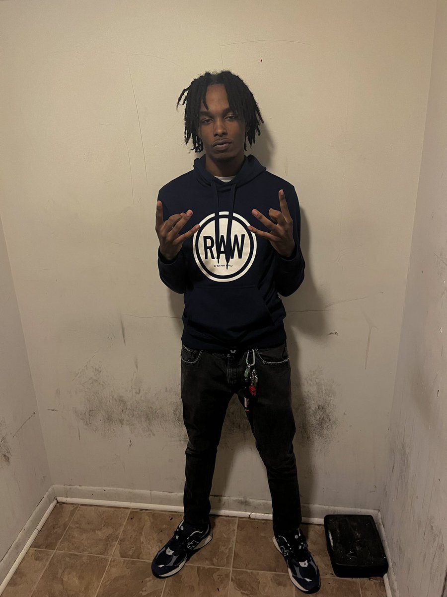 18hundo's tweet photo. 🖕🏾🫵🏾 https://t.co/eWEiywf2om