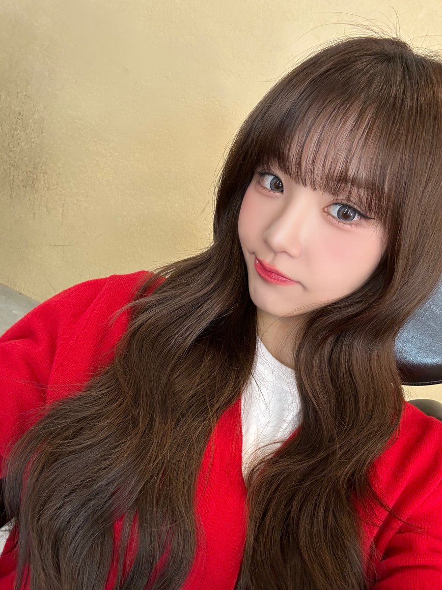 WOOAH_HM's tweet photo. [#나나]
월요일이니까 힘내라고 딸기 나연이🍓

#wooah #우아 #NANA https://t.co/8OQXq3NXzw