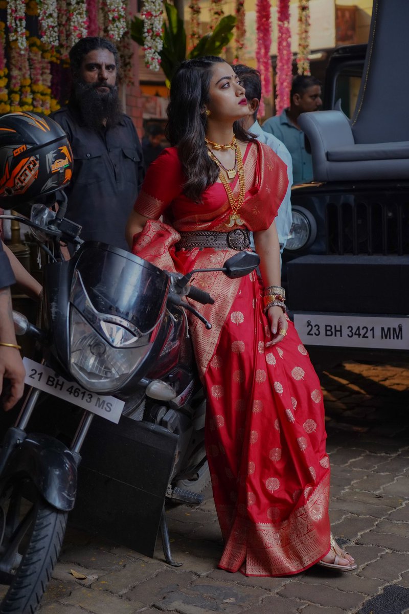 RMKFC's tweet photo. another still from the #BiskFarm ad ✨

@iamRashmika #RashmikaMandanna https://t.co/hj2mDzXLE7