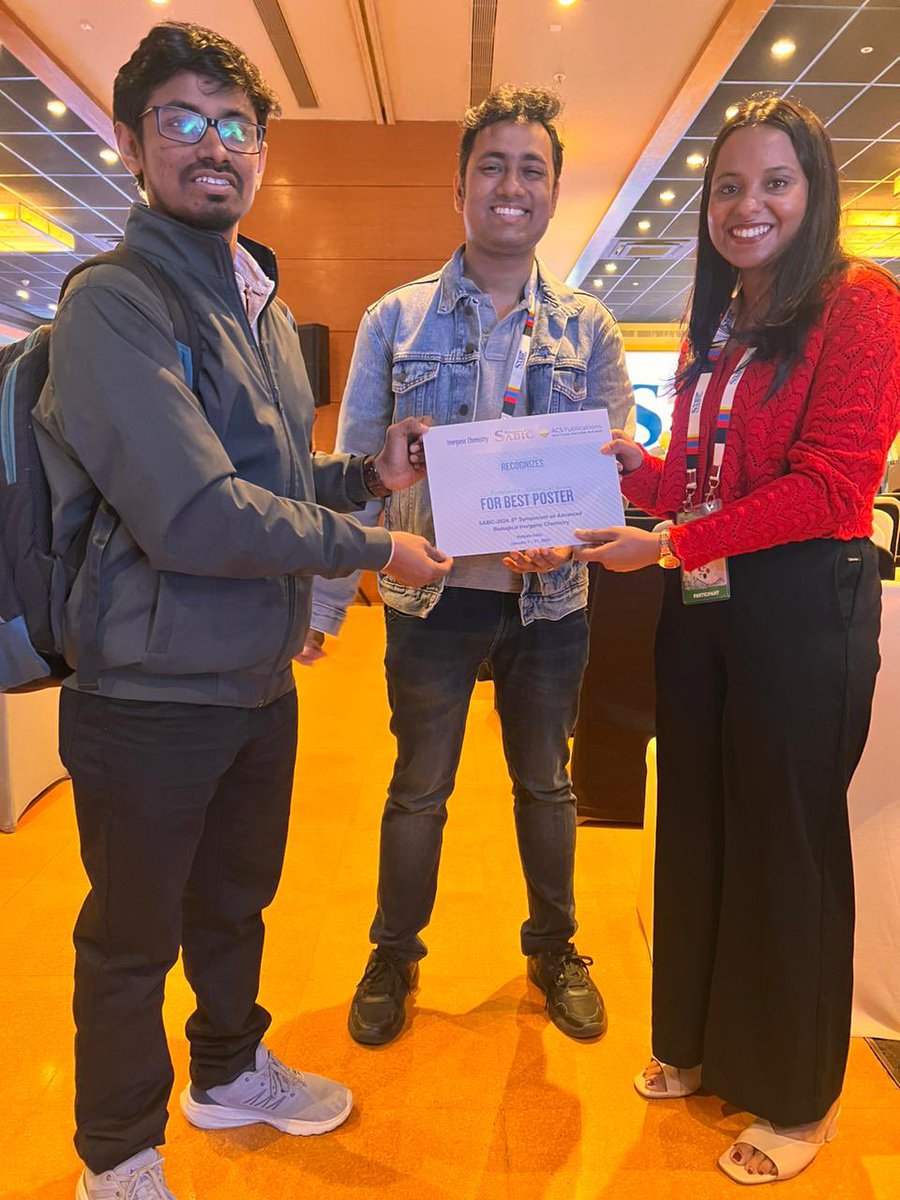 suchi_ghosh93's tweet photo. Memorable moments from #sabic24 brilliantly organised by @DeyIACS. Great sessions, great minds. Honoured to receive best poster award for the team @ArnabDuttaIITB https://t.co/IcdTLw1B2h