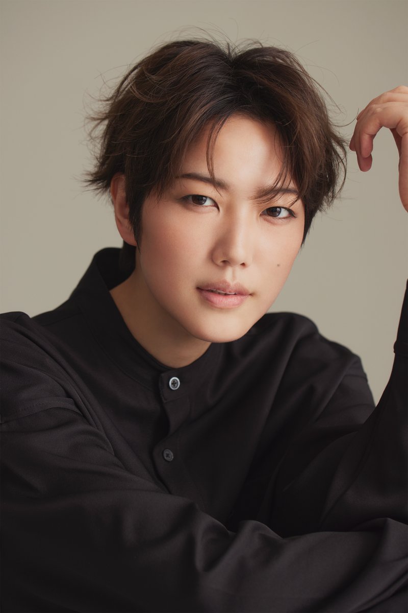 📢新宿ウォール456掲載スタート記念📢
／
ボイスご担当の七海ひろきさん <a href="/hirokinanami773/">七海ひろき</a> のサイン色紙を抽選で1名様にプレゼント🎉
＼
🎉🎉🎉
応募方法は
①<a href="/Moominmove_jp/">MoominMove ムーミンムーブ公式</a>をフォロー
②このポストをリポスト
の2点でOK
🎉🎉🎉

期間は1月15～28日23:59まで