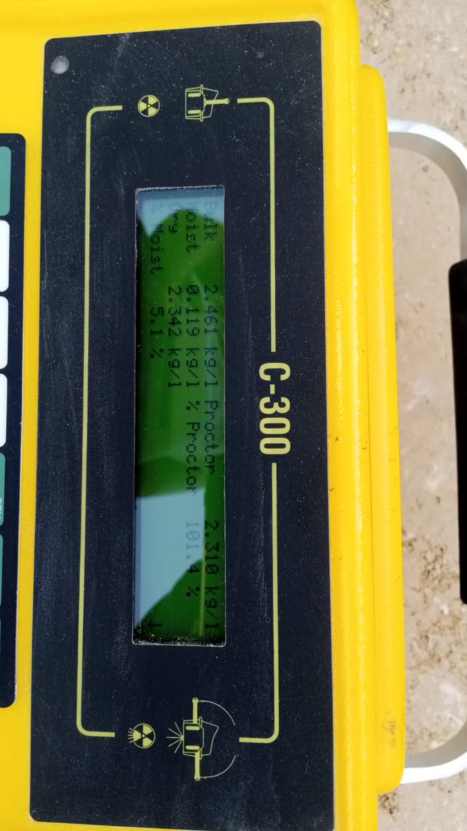 انتهاء #أعمال الدفان بشكل كامل ولله الحمد حسب المنسوب المعتمد ، الدفان على طبقات كل طبقة 25سم ثم الدك والترصيص بشكل كامل واستلام المختبر لطبقات الرص