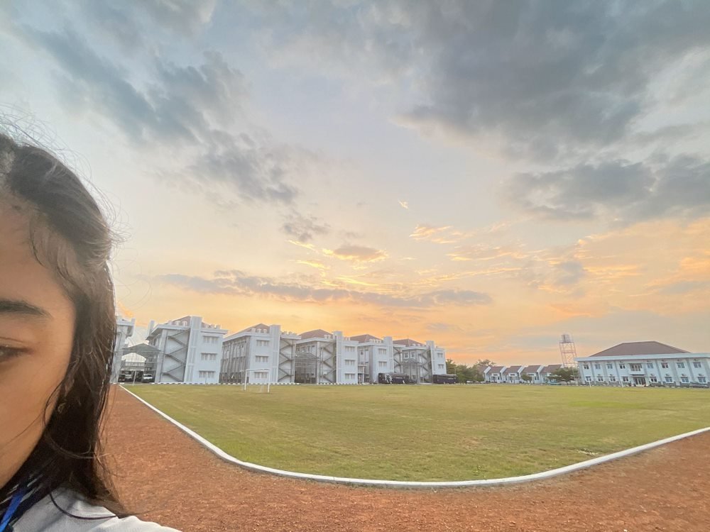 shesprogressing's tweet image. beberapa bulan lagi no longer witness langit sekolah yang selalu cantik..