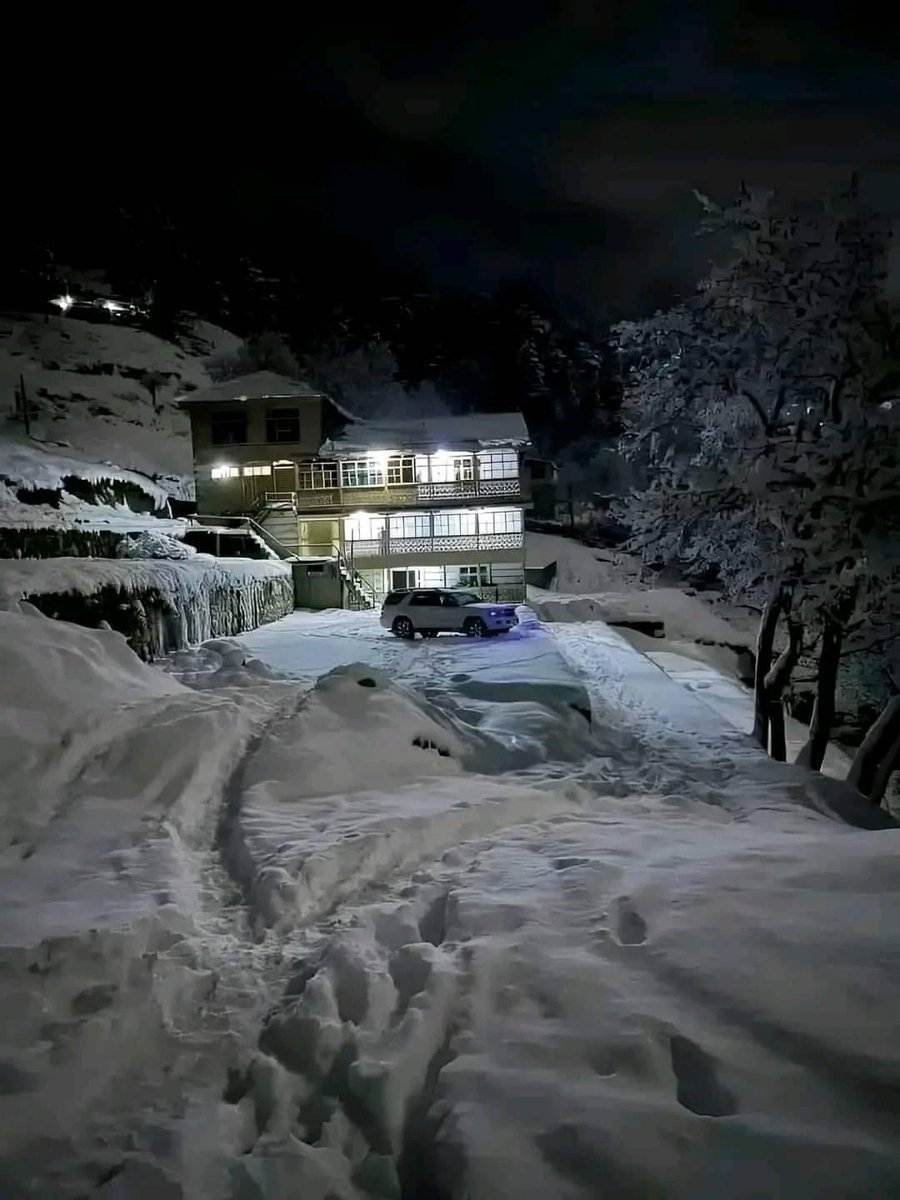 Nuristantribune's tweet image. Snowy night in Parun, Nuristan 
@Nuristantribune