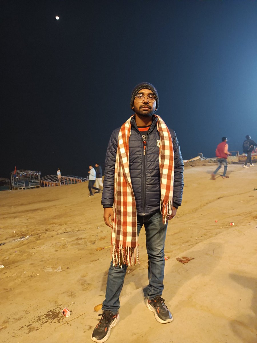 Oxvin2022's tweet photo. #Banaras https://t.co/pr5Ywe5OBn