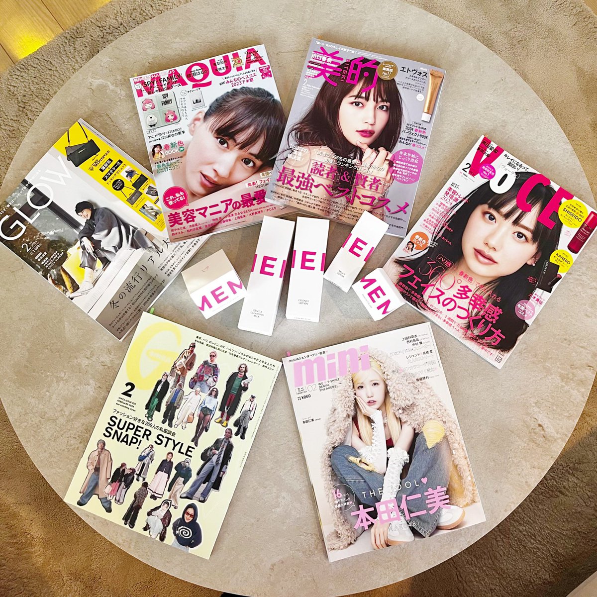 MegumiSetoguchi's tweet photo. いよいよ明日16日、新ブランドMEMの発売日となります。
沢山の誌面でもご紹介頂きました！ありがとうございます😊

#GINZA #mini #美的 #Voce #MAQUIA #GLOW https://t.co/JIfsX1CjOn