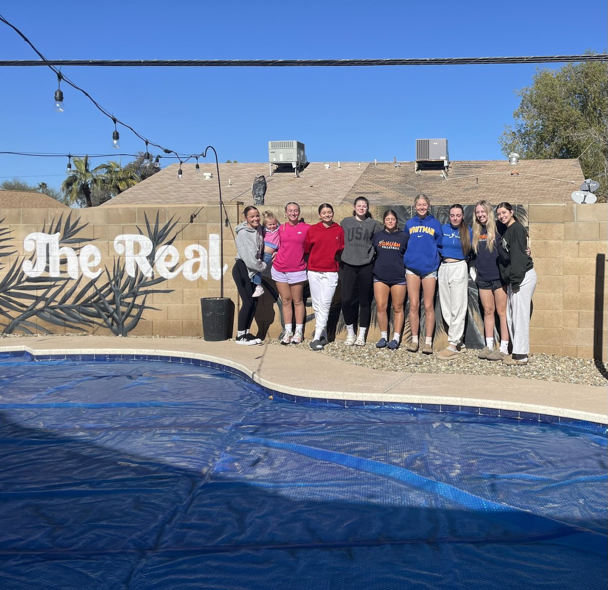 These girls battled hard today and went 2-1 in the open division at the Fiesta MLK Classic!
So proud of my <a href="/Idaho_Crush/">Idaho Crush</a> team!
#18crushcrawford
#lovemyteam
🧡💙🏐💙🧡