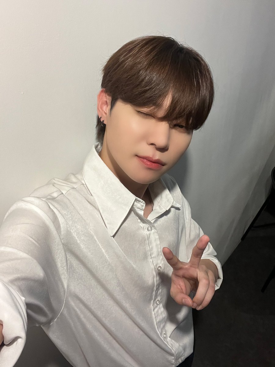 [📷][#JINHWA_RAID]
 
블리 나랑 같이 시골 가자!!
라이브에서~~
 
#블리처스 #BLITZERS #진화 #JINHWA