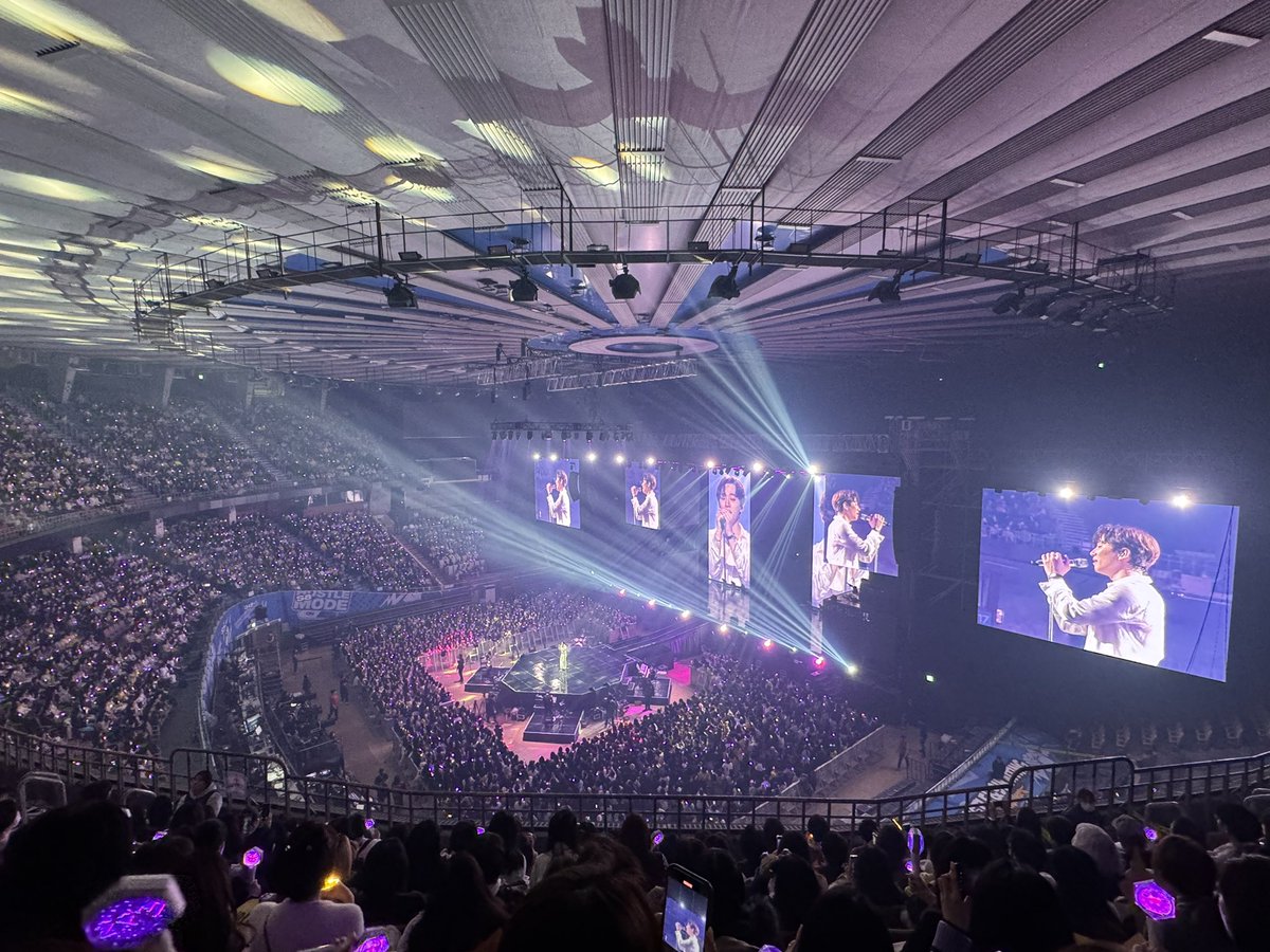 jjyuy's tweet photo. My very first live concert in Seoul and the experience was amazing even if I only got to attend Day 1 of Lee Junho’s The Day We Meet Again concert. My heart is full 💛💗💙🐧

Thank you so much #LeeJunho for the moments! Everything was perfect. You always give your best!! https://t.co/SbuLTJYlzp