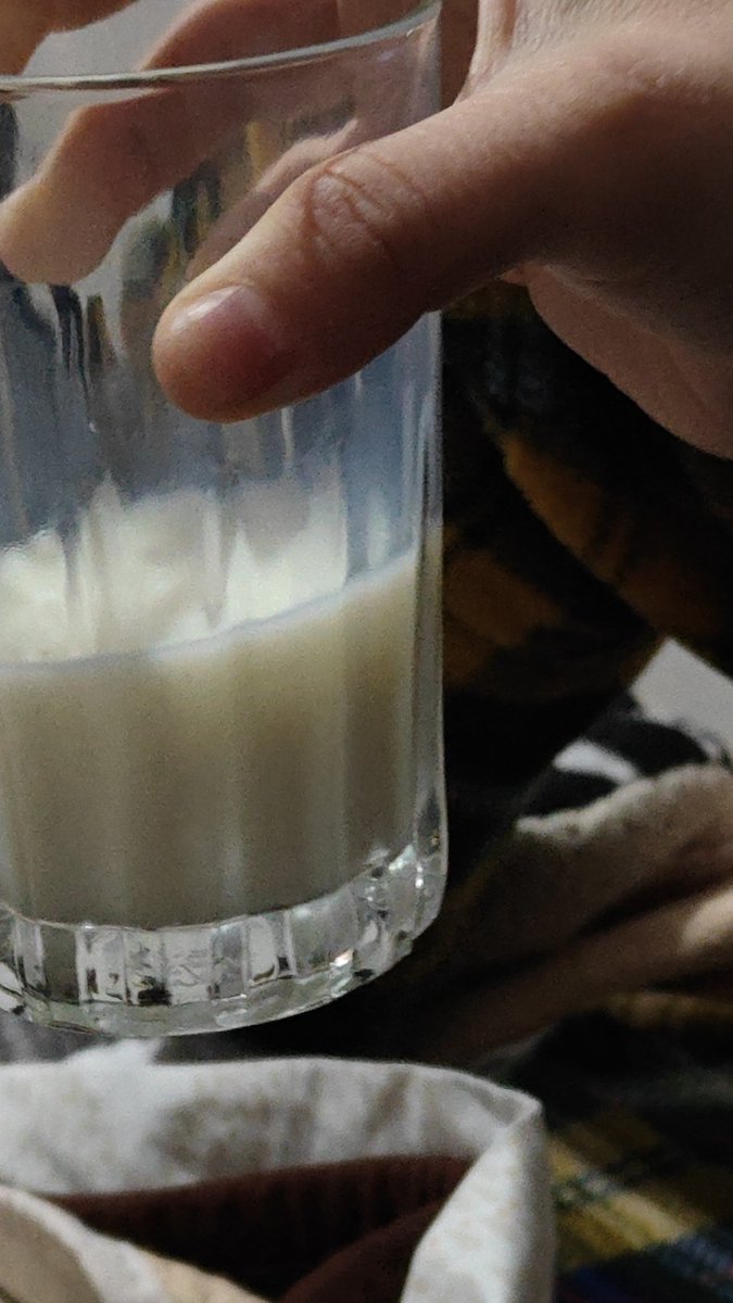 Grz356i's tweet photo. @PauMtzGr Pudiste decirme que un pedazo de Pan... Y leche. https://t.co/o1PuPLVpoy