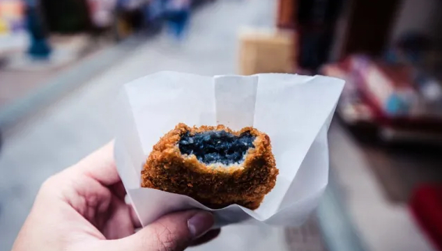 pulse_party1031's tweet photo. Wandered through the ancient Enoshima Bridge to discover the timeless beauty of Enoshima Shrine! 
Stavoring local delights and the iconic "Japanese-style Octopus Crispy Rice Cracker." 
👉 https://t.co/8s0vNLUuW1  
#enoshima #enoshimashrine #japan #travel #VibeDaily https://t.co/xfpFqd1eUZ