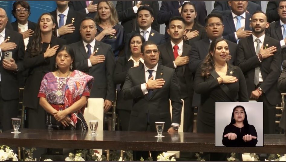 elakademicista's tweet photo. Honorable diputada @SoniaGRaguay, me representa el que no cante el himno de la patria criolla 🫡 https://t.co/0mrA3hUy8Q