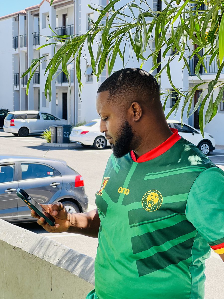 valazat's tweet photo. Citoyens du continent; 
It’s Match Day. Quote this tweet with a picture of you in your jersey.

Cameroon 🇨🇲 vs Guinea 🇬🇳 

Predict the right score and win.
5000frs each to 2 lucky winners.

#Cameroon #AFCON2023 #CMRGUI https://t.co/CGc8h7KU0v
