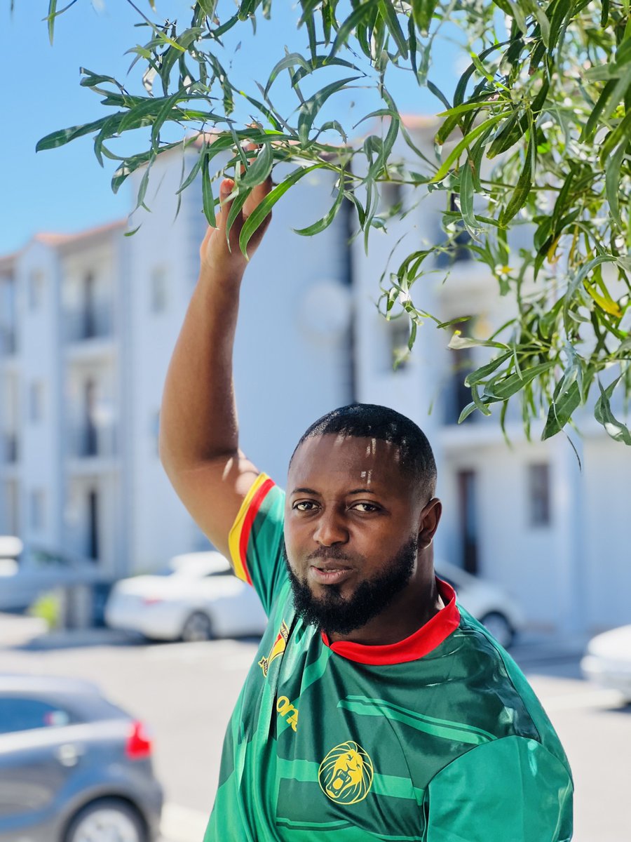valazat's tweet photo. Citoyens du continent; 
It’s Match Day. Quote this tweet with a picture of you in your jersey.

Cameroon 🇨🇲 vs Guinea 🇬🇳 

Predict the right score and win.
5000frs each to 2 lucky winners.

#Cameroon #AFCON2023 #CMRGUI https://t.co/CGc8h7KU0v
