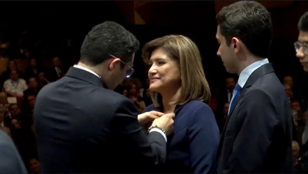 Joshuarmira's tweet photo. Asimismo, @KarinHerreraVP es oficialmente la nueva Vicepresidenta de la República de Guatemala para el período 2024-2028. #TransicionGT
@telegrafogt https://t.co/ovYQSHAbUc