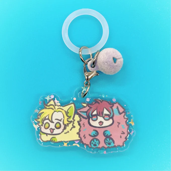 また趣味でアクスタとチャームを作りました!フレークも霞加工もめちゃめちゃかわいい〜!!!天才のアクリル