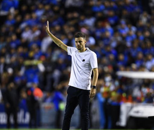 Los jugadores y aficionados de CRUZ AZUL están con Martin Anselmi 

Los otros que quieren ver al equipo hundirse x el “berrinche” de un jugador agárrense de la mano con Paco Villa y vayanse a chingar a su perra madre