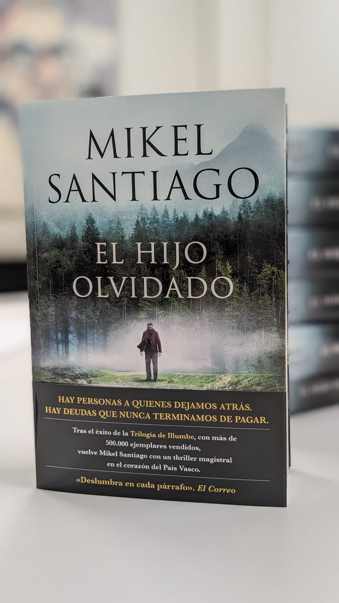mikelsantiago's tweet photo. A este hijo le queda ya muy poco para ver la luz. 10 dias! #ElHijoOlvidado @penguinlibros https://t.co/Dc62kevy4H