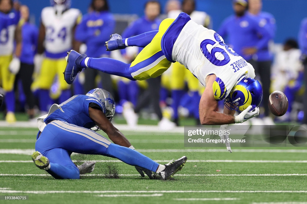 The Detroit #Lions defeated the Los Angeles #Rams 24-23 for their first playoff win in 32 years, and a trip to divisional round to face the winner of Monday night's game between the #Eagles and #Buccaneers 📷: Gregory Shamus, Rey Del Rio, Kevin Sabitus, Nic Antaya #LARvsDET #NFL