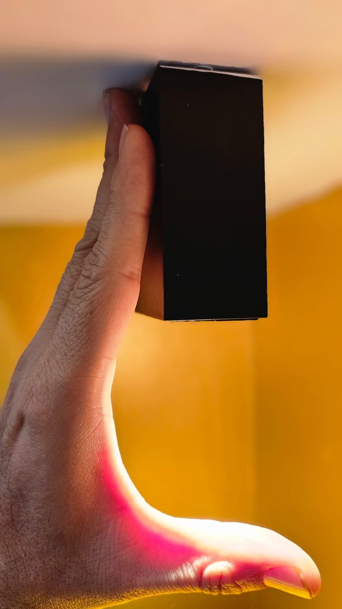 Sí lo tuyo es el confort visual...

Tú; ya le preguntaste a tu proveedor de iluminación...

Sí, el luminario que él te está vendiendo tiene por lo menos un UGR <16

¿ ?  🤔