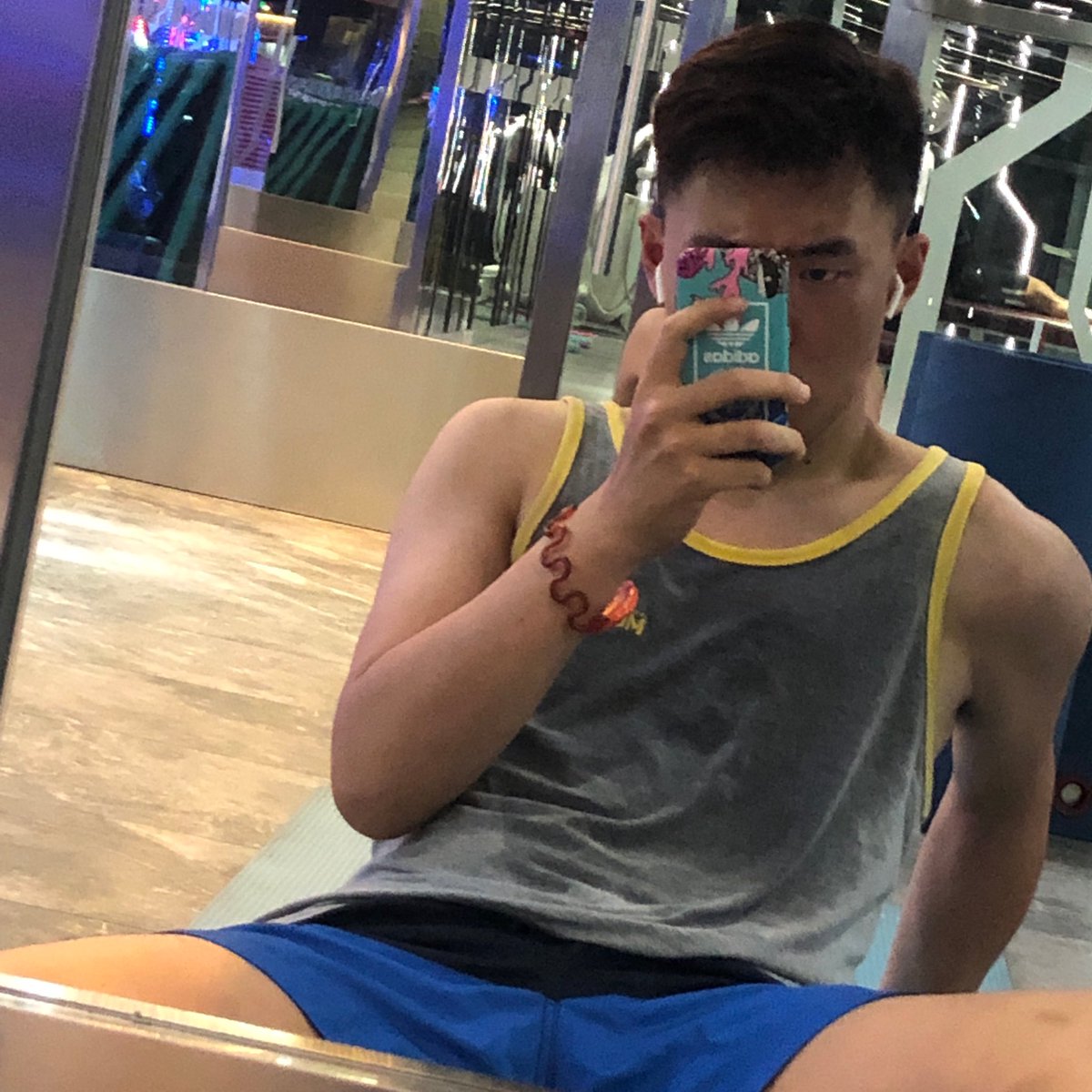 190cmdady's tweet image. 我喜欢的人  从来都不是喜欢我的那个