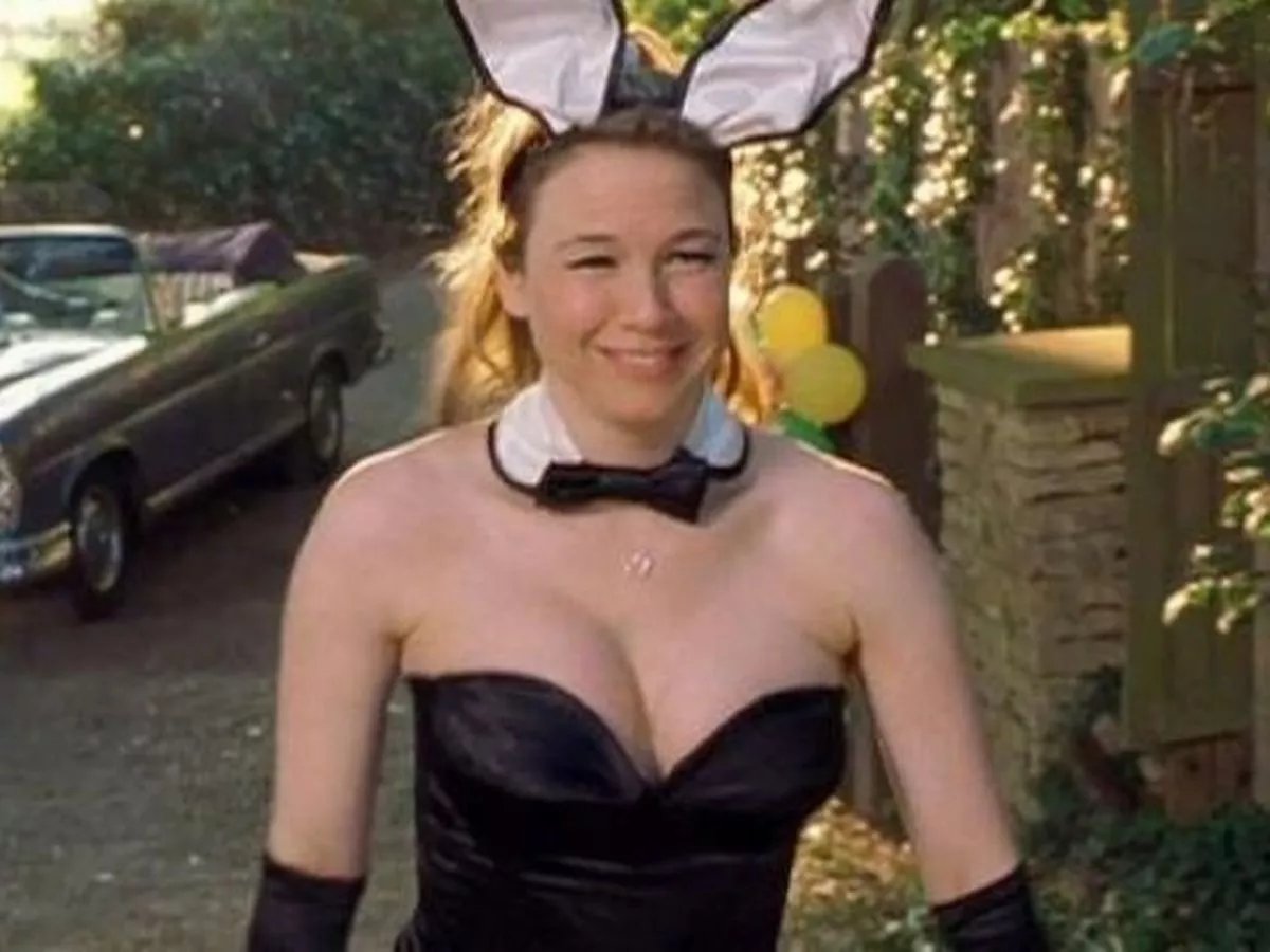 TByrne75's tweet photo. In the early 2000s entire movie subplots were based on the idea that these women were 'fat'. https://t.co/TgM6Q8zDEH