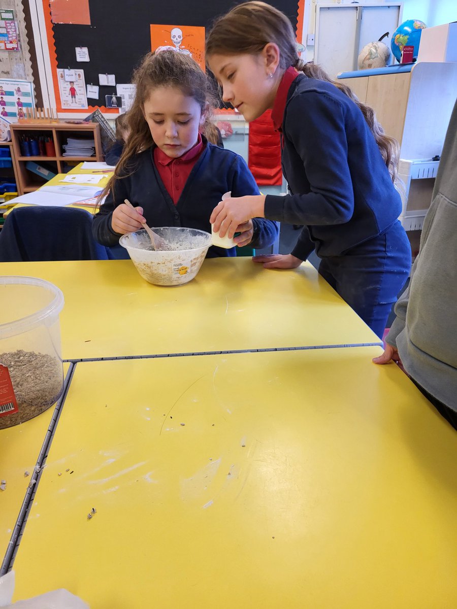 Dosbarth Teifi made bird seed muffins last week. They complained they smelt funny! <a href="/URPSTeifi/">Dosbarth Teifi URPS</a> <a href="/UpperRhymneyPS/">Upper Rhymney</a>