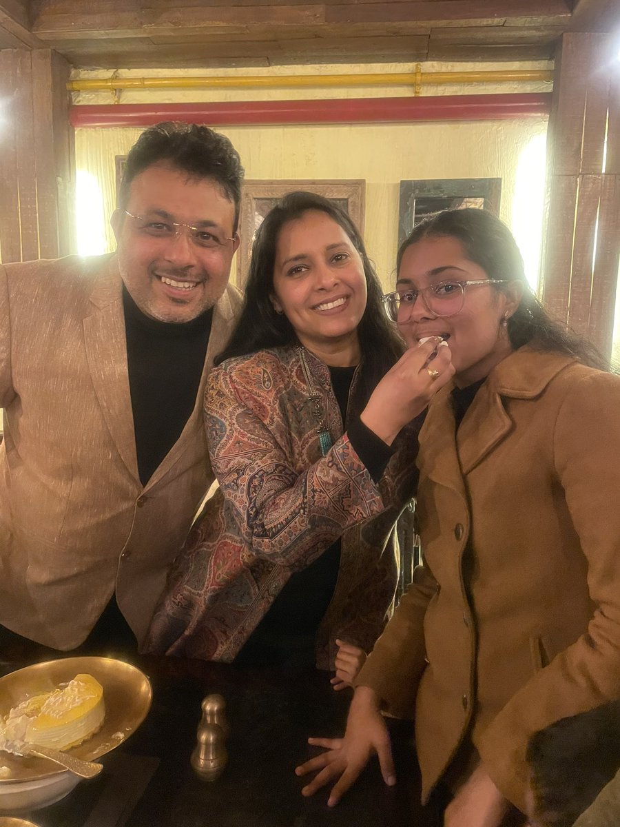iamarorapuneet's tweet photo. You light up my life and I’m forever grateful for you. Happy 🥳 Birthday to my beautiful life 🥰 partner Dr. @ishivanijindal 🎉. https://t.co/27cvcpDRDN
