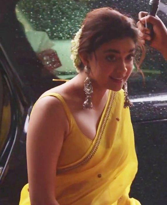Heroines_Addict's tweet photo. @KeerthyOfficial 🤤🤤 https://t.co/mFRRVP4e5e