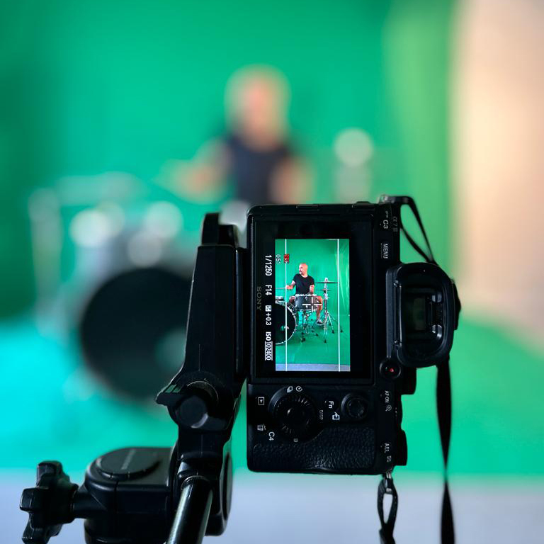 🎥 Nous ne nous concentrons pas uniquement sur la création de l'album, mais également sur d'autres choses 😛