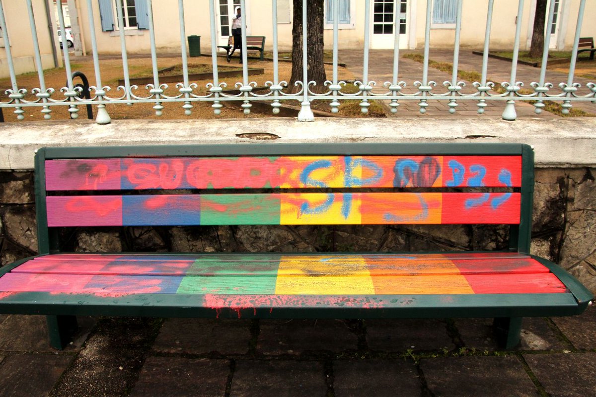 Toute notre solidarité avec la ville de St-Paul-Lès-Dax &amp; l'asso Fiertés  face à cette expression de haine anti LGBT+. La liberté d'aimer est essentielle 🌈 <a href="/SO_Landes/">Sud Ouest Landes</a> <a href="/ActuLandes/">Actu Landes</a> @Bleu_Gascogne <a href="/Radio_mdm40/">Radio MDM</a> <a href="/cotesudfm/">Côte Sud FM</a> <a href="/DeputeCausse/">Lionel Causse</a> <a href="/gdarrieussecq/">Geneviève Darrieussecq</a> <a href="/BorisVallaud/">Boris VALLAUD</a> <a href="/EricKerrouche/">Eric Kerrouche</a>