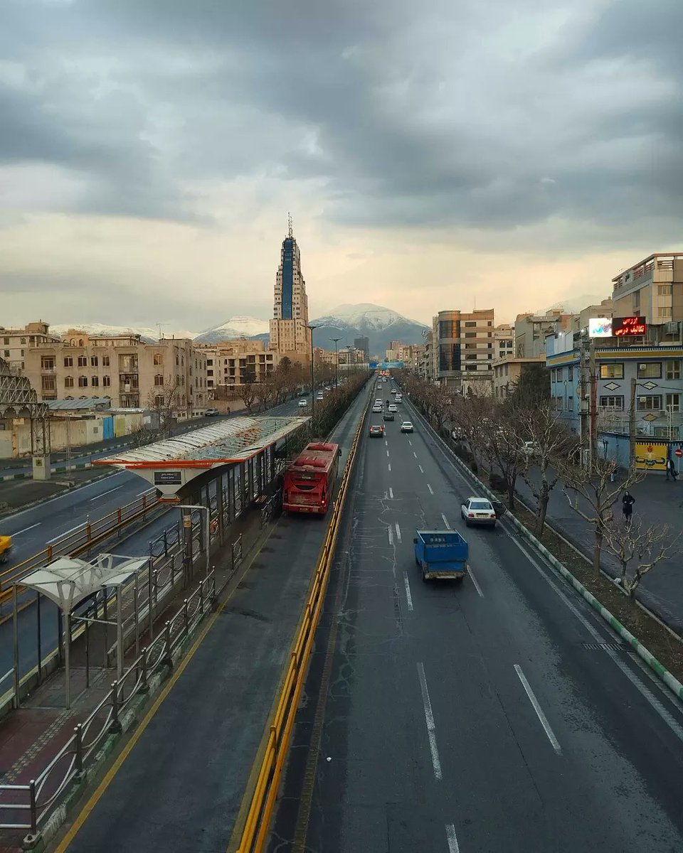 نمای زیبای کوه‌های برفی حصارک از آریاشهر تهران
#آریاشهر